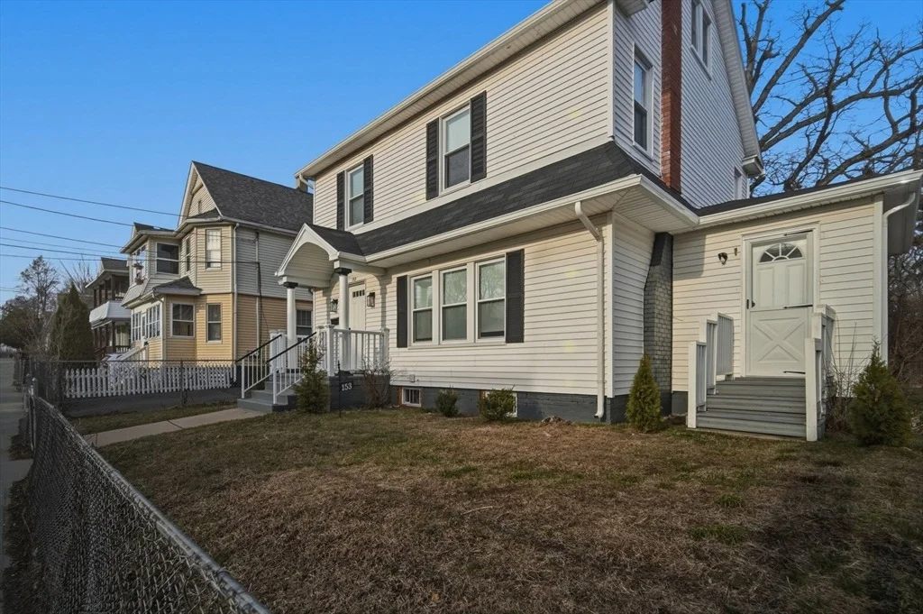 Photo of 153 Bristol St