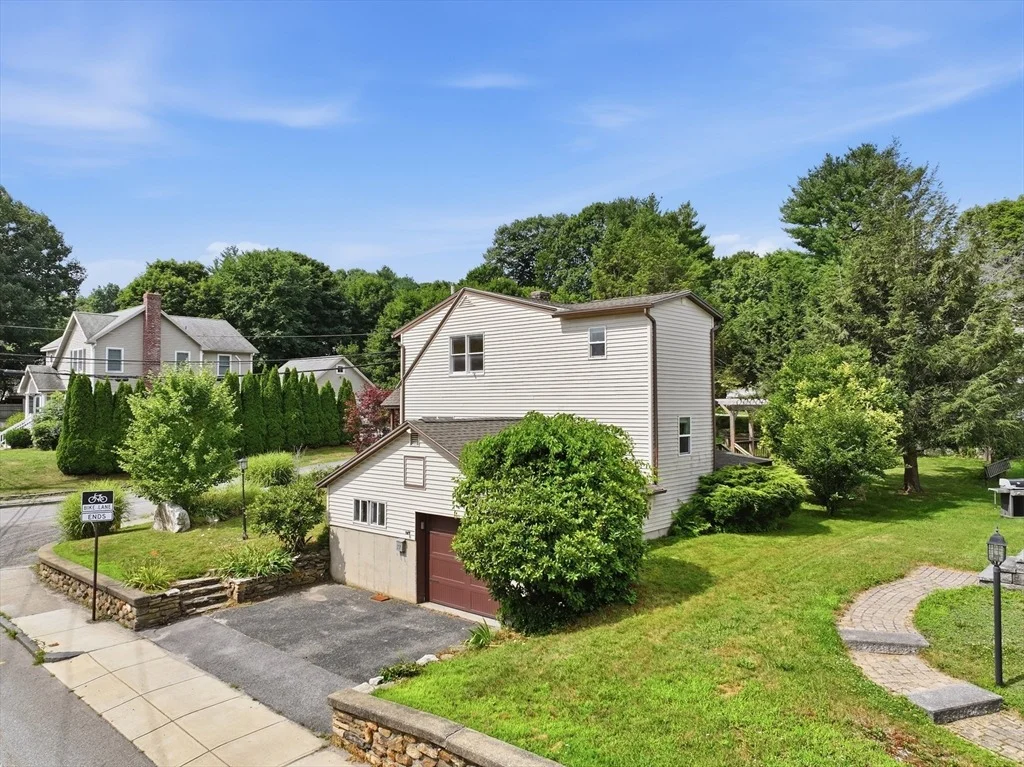 Photo of 77 Holden St