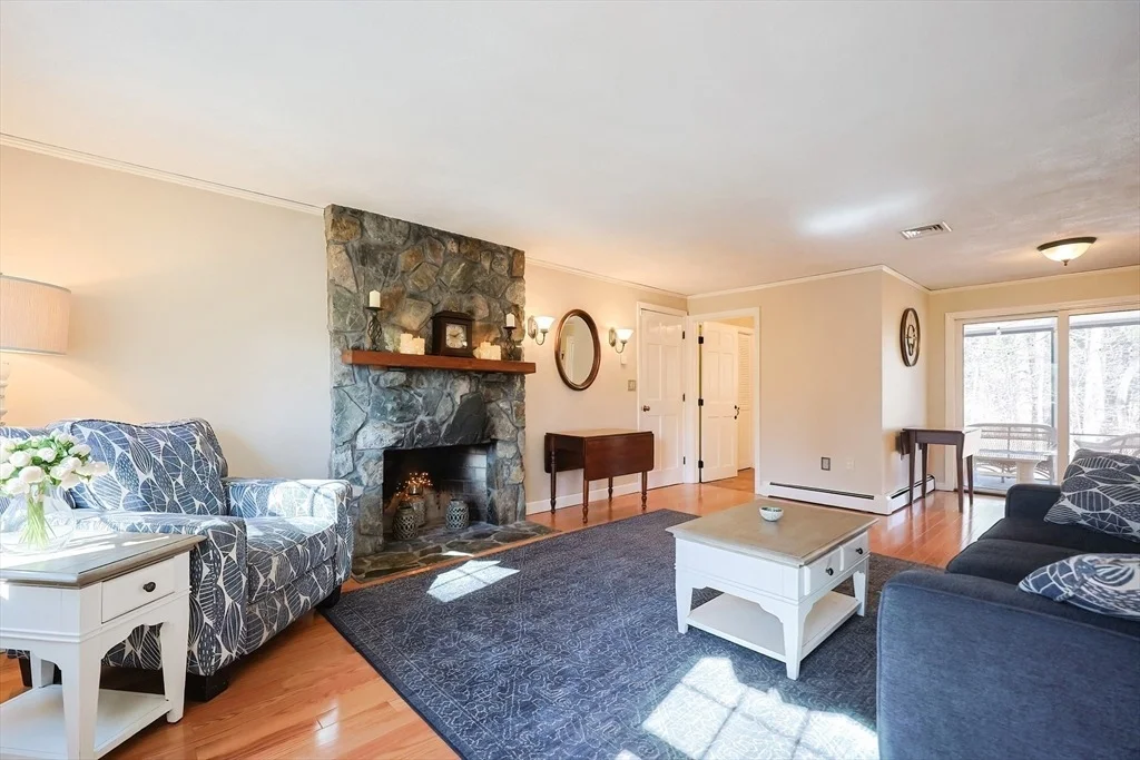 Photo of 25 Miscoe Brook Dr