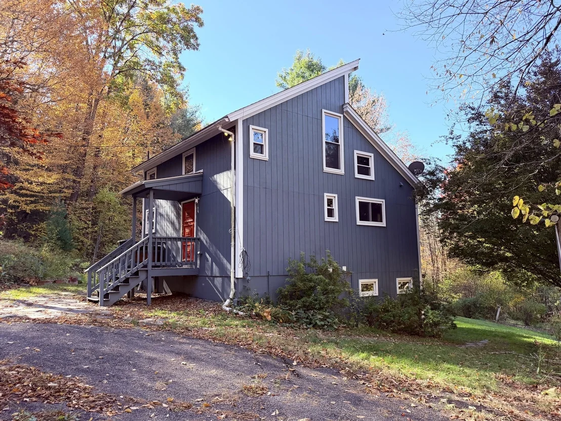 Photo of 232 River Rd
