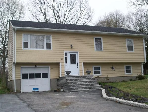 Photo of 20 Hemlock Dr