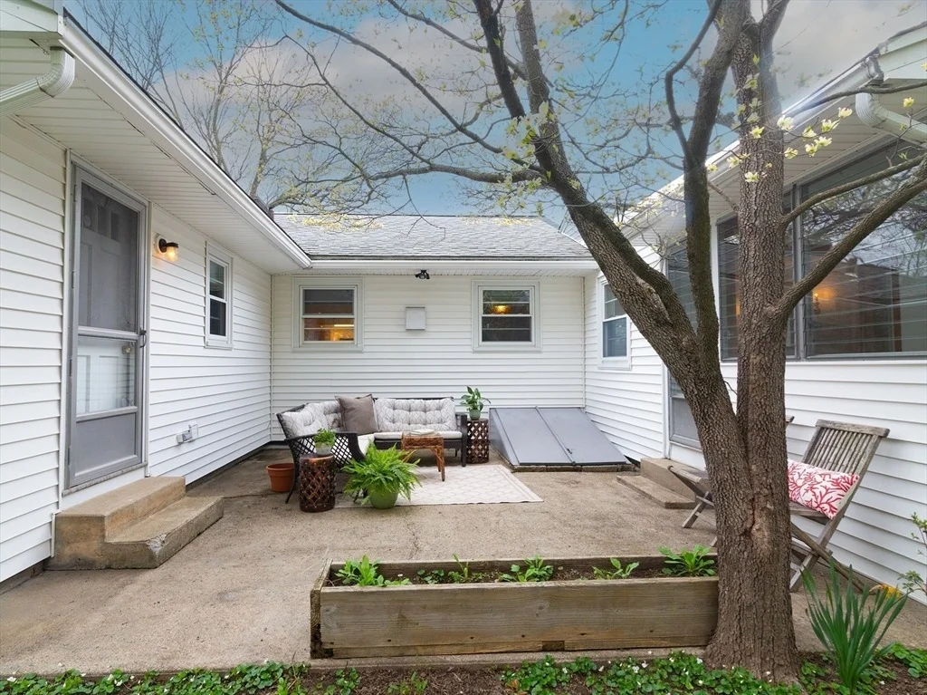Photo of 40 Dunster Rd