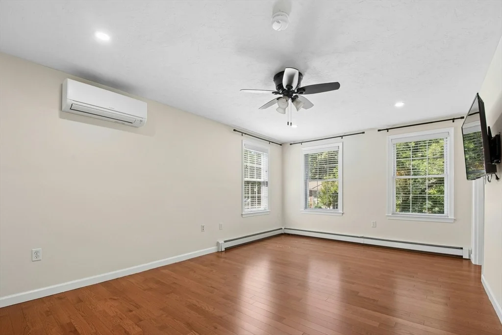 Photo of 37 Mark Dr