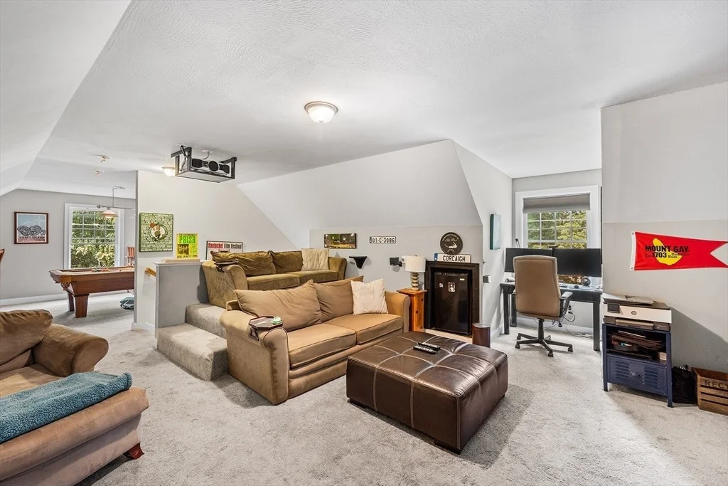 Photo of 169 High Plain Rd