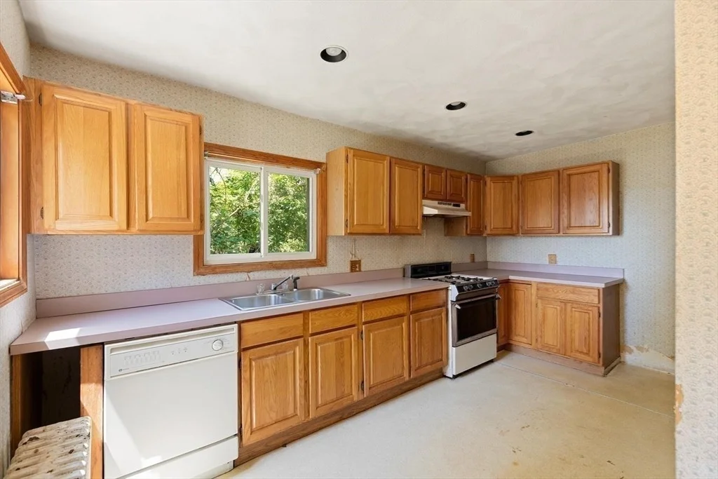 Photo of 12 Lookout St.
