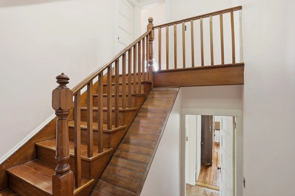 Photo of 242 Lexington Rd