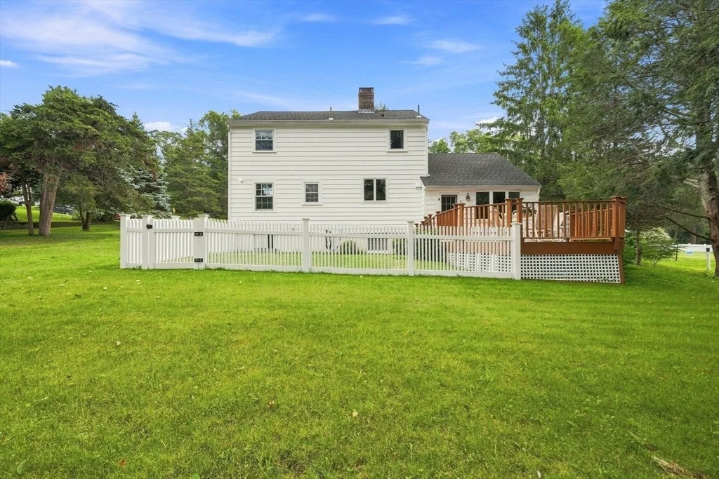 Photo of 6 Cedarview Rd