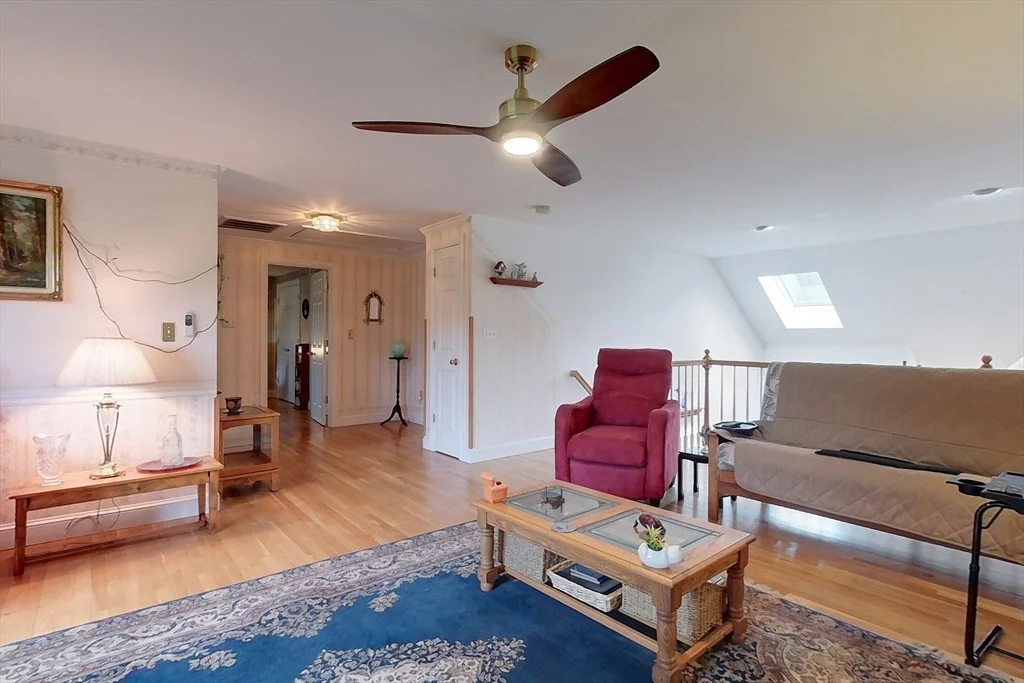 Photo of 220 River Rd