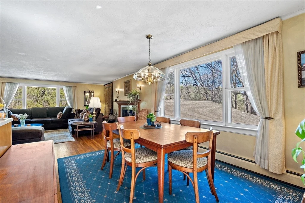 Photo of 352 Taylor Rd