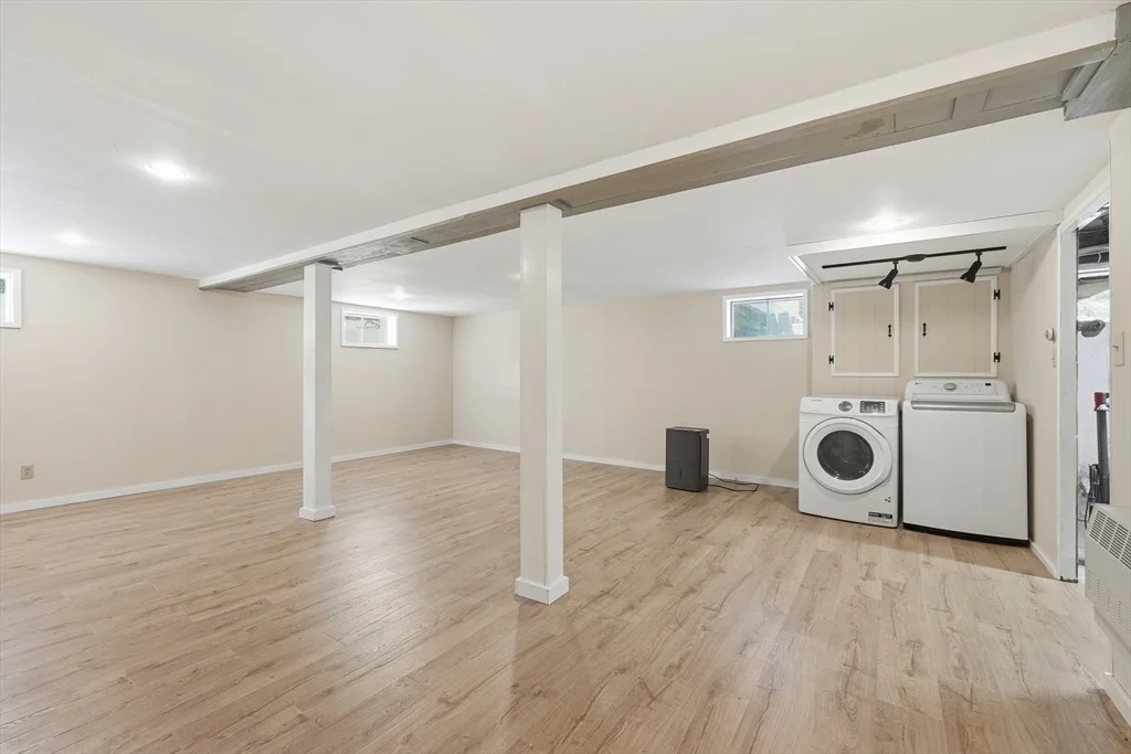 Photo of 46 Pinecroft Ave