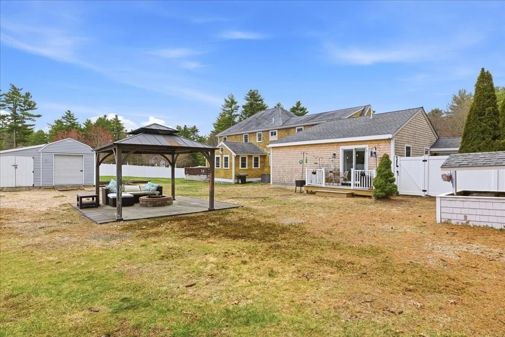 Photo of 2 Commons Dr
