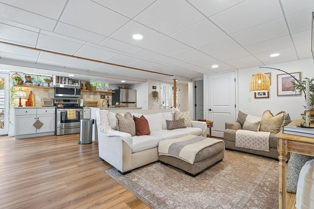 Photo of 6 Winthrop Dr