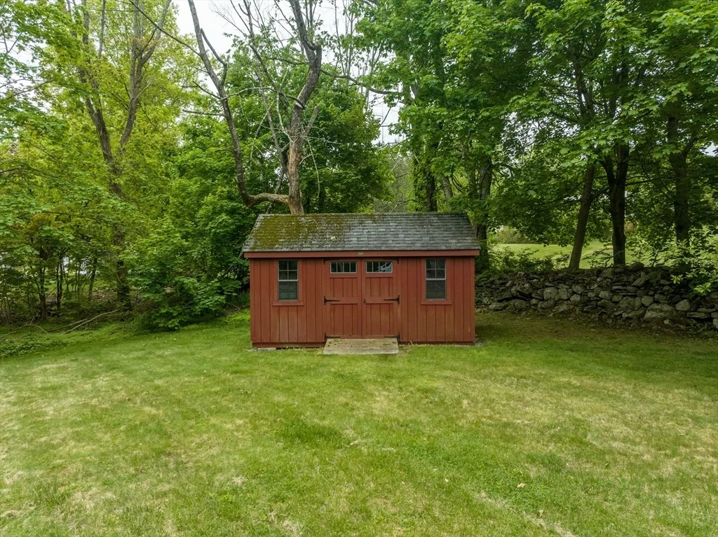 Photo of 25 Grandview Dr