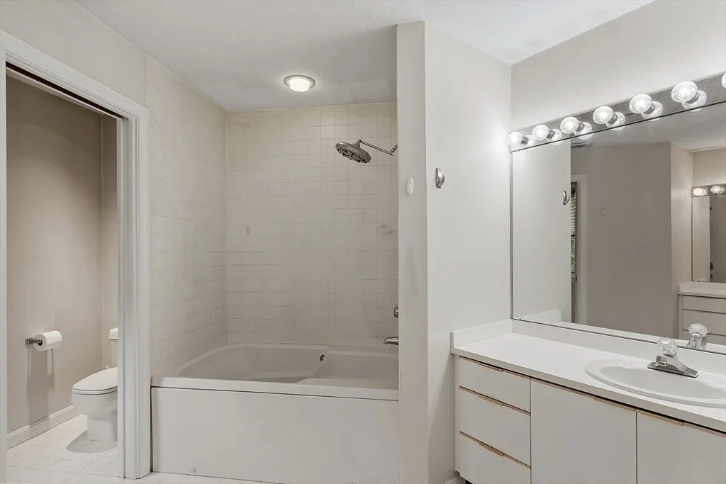 Photo of Unit 31 at 31 Pointe Rok