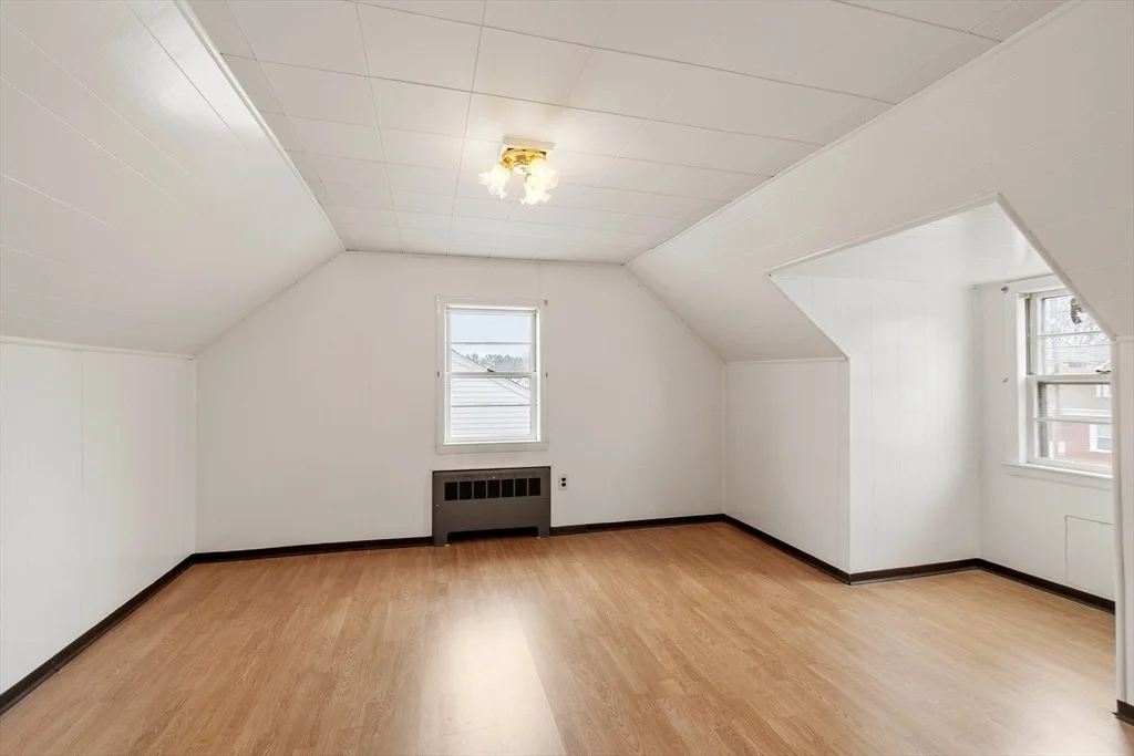Photo of 32 Abbott Ave