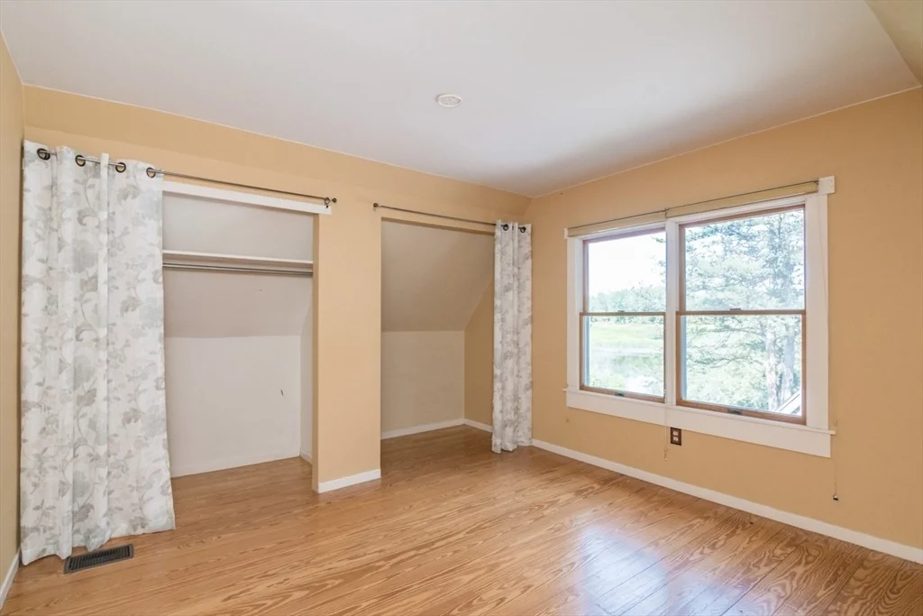 Photo of 97 Crossbrook Ave