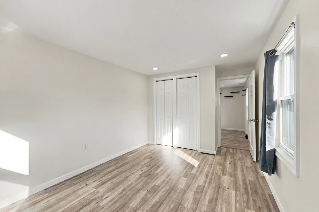 Photo of 196 Clarendon Ave