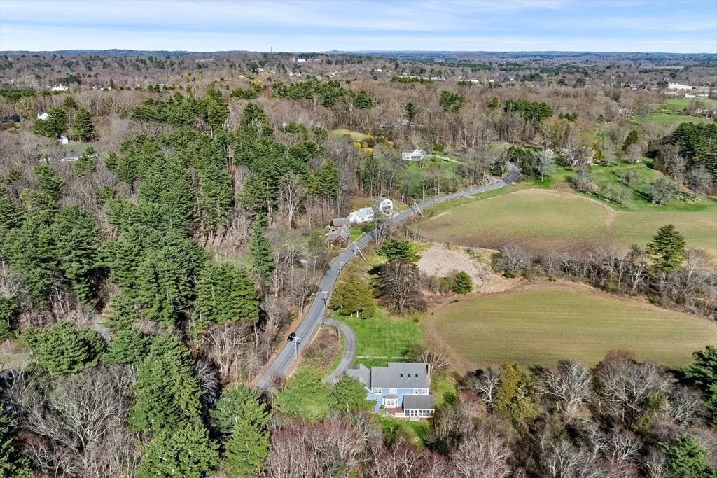 Photo of 102 River Rd
