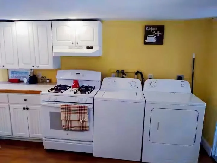 Photo of 4 Lewis Ct
