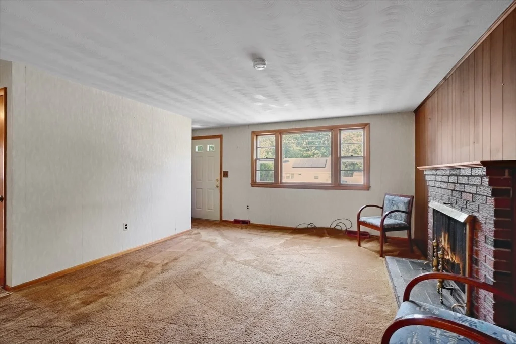 Photo of 111 Crestfield Dr
