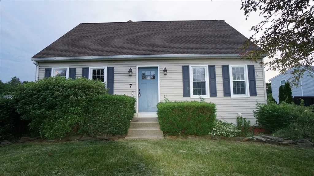 Photo of 7 Rolling Ridge Rd