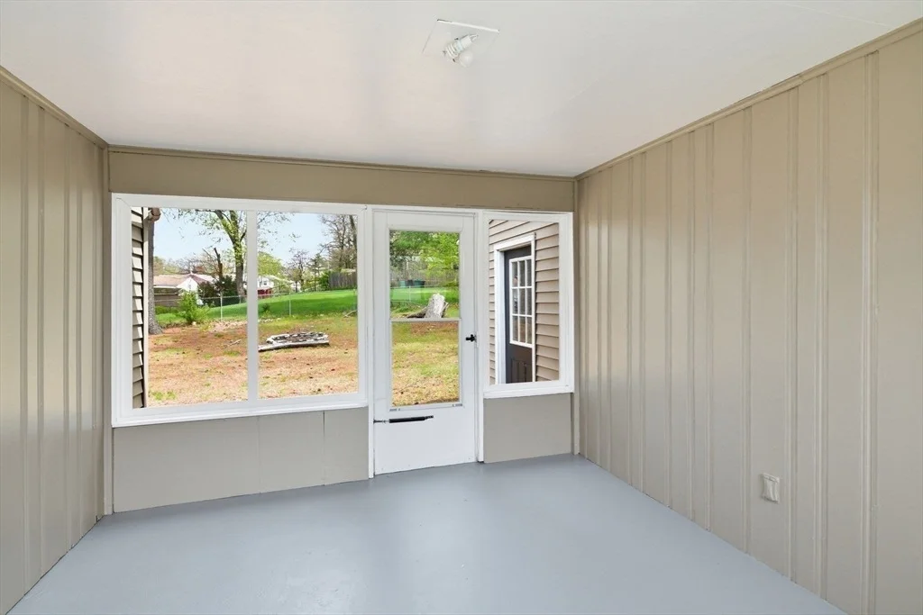 Photo of 33 Overhill Dr