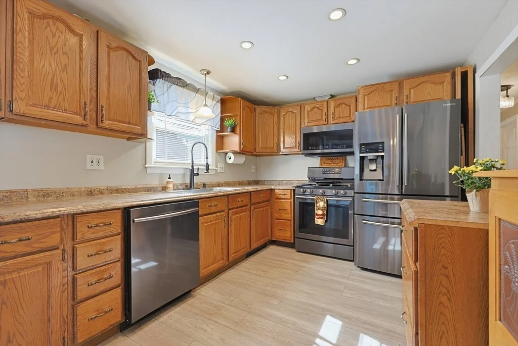 Photo of 8 Pontiac Rd