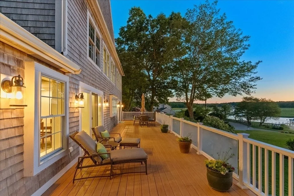 Photo of 102 Riverside Circle