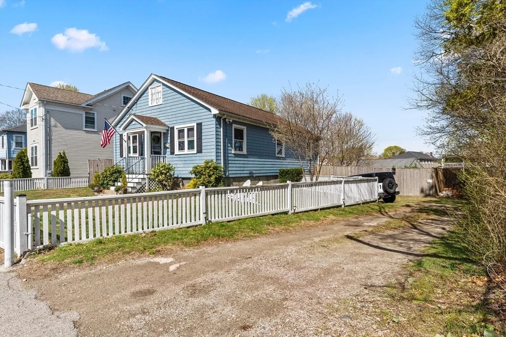 Photo of 28 Riverside Sq