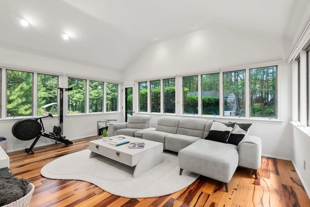 Photo of 169 Hickory Rd