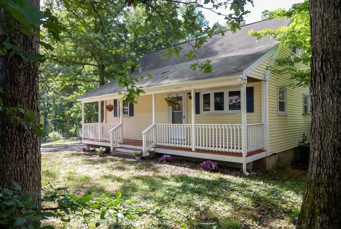 Photo of 19 Fieldcrest Ter