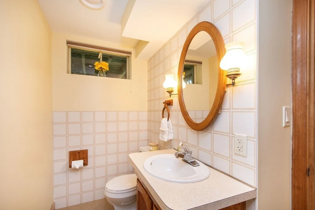Photo of 18 Howland Cir