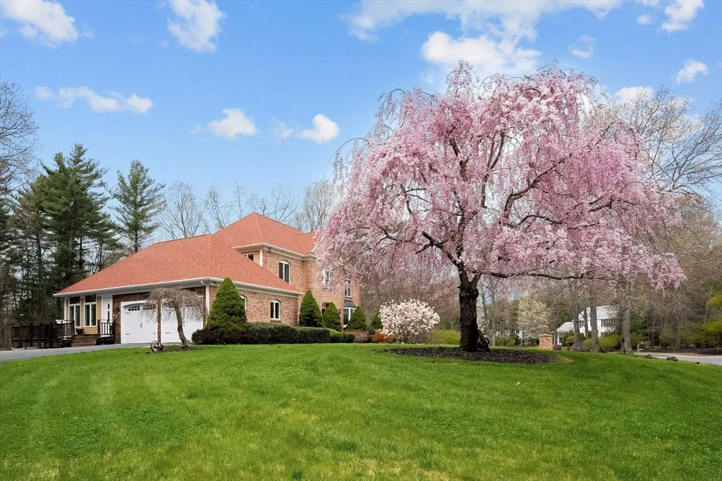 Photo of 231 Manns Dr