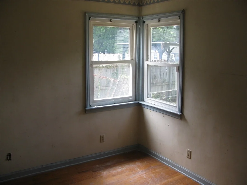 Photo of 86 Pheland St