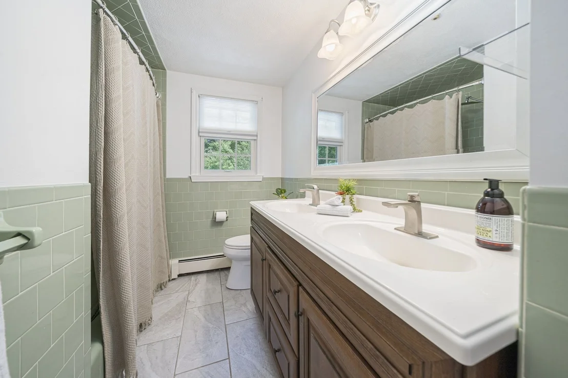 Photo of 5 Cowdrey Ln