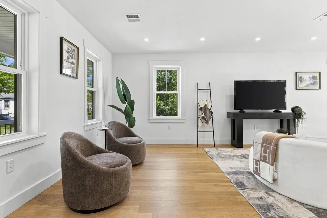 Photo of 8 Rodman Rd