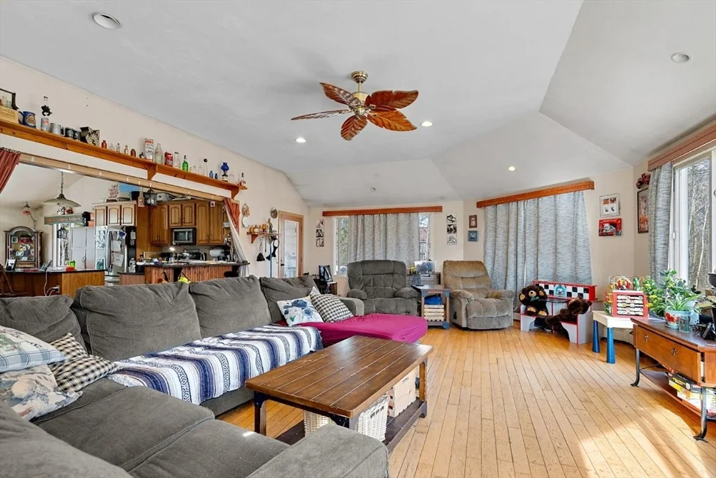 Photo of 6 Plum Tree Ln