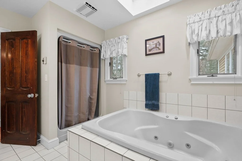 Photo of 231 Manns Dr