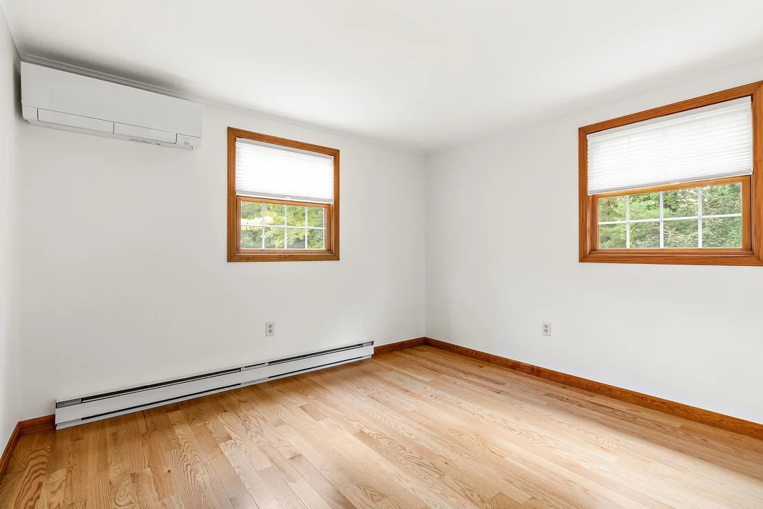 Photo of 5 Memorial Dr