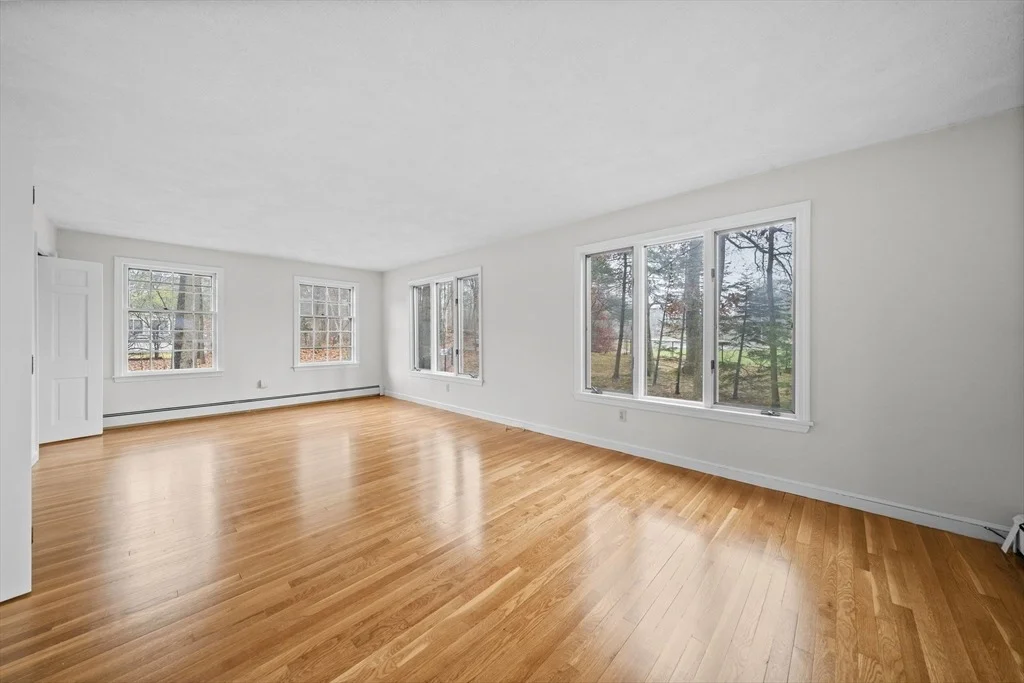 Photo of 7 Surrey Ln
