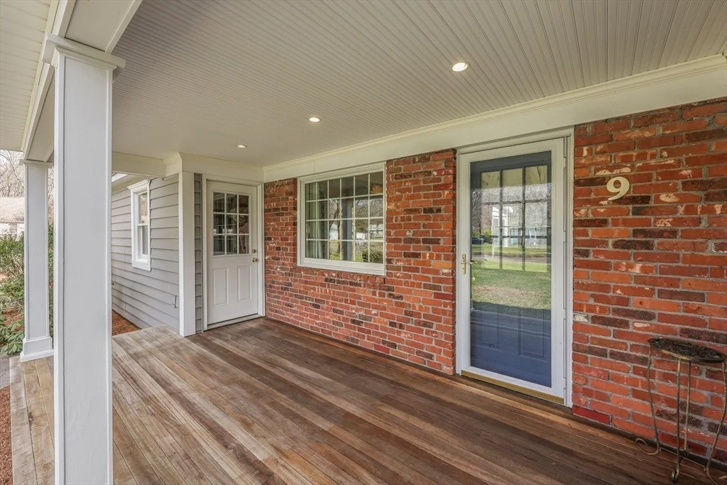 Photo of 9 Metacomet Road