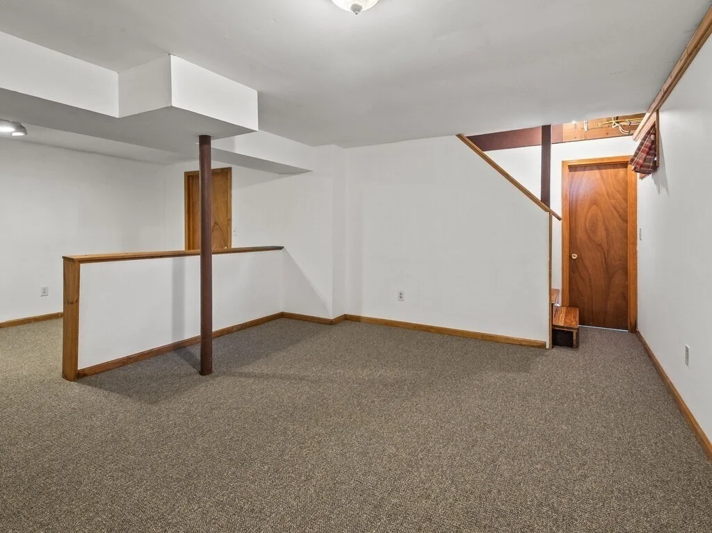 Photo of 281 Warren Rd