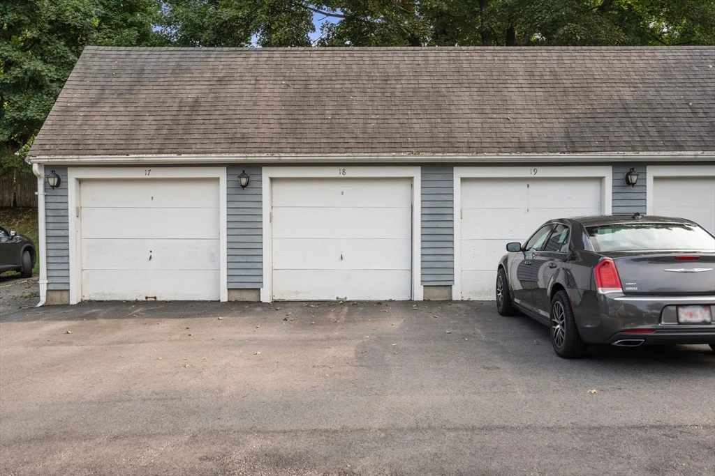 Photo of Unit 205 at 31 Blithewood Ave