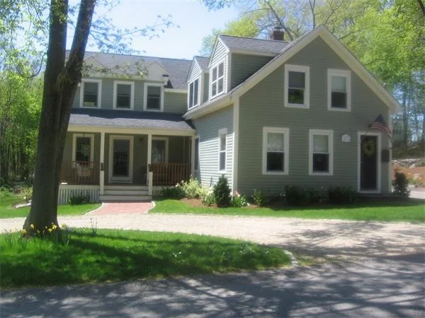 Photo of 68 Thaxter Street
