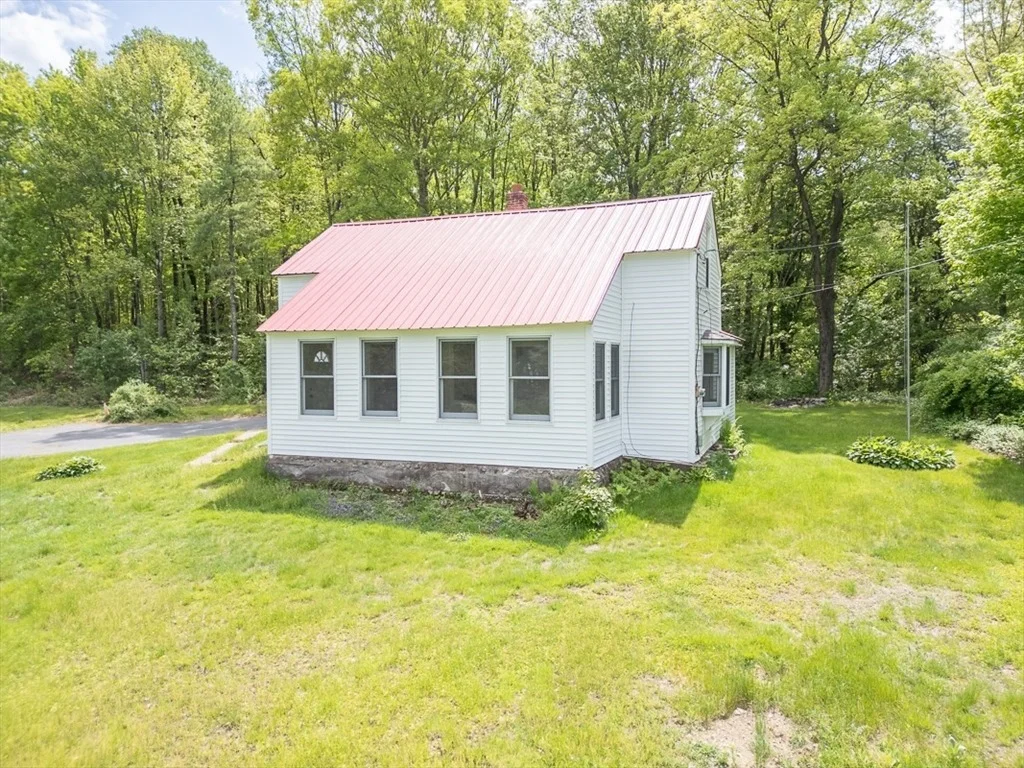 Photo of 92 Squannacook Rd