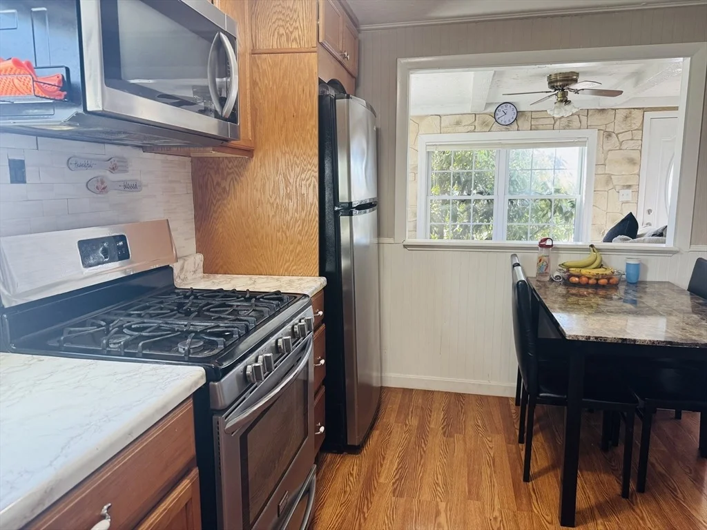 Photo of 936 Centre