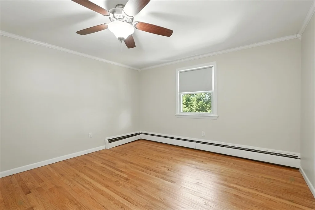 Photo of 15 Oak Bluff Cir