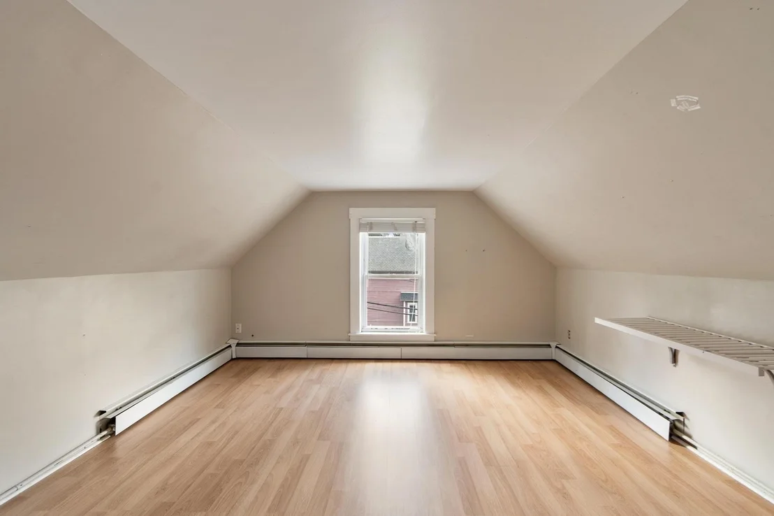Photo of 352 Stackpole Street