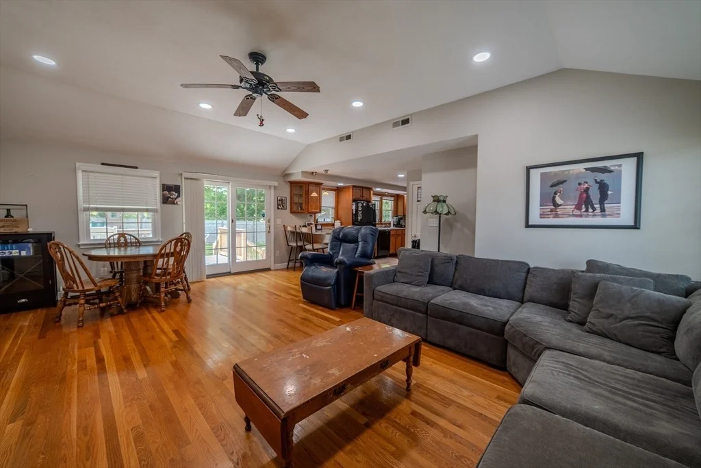 Photo of 54 Stearns Dr