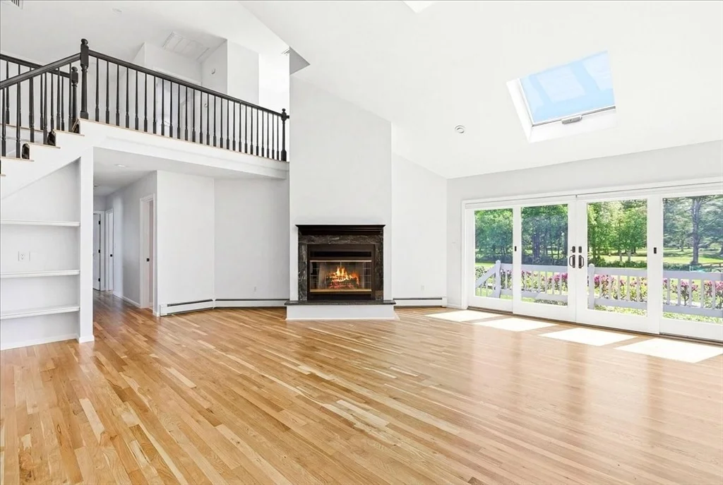 Photo of 139 Fairway Dr